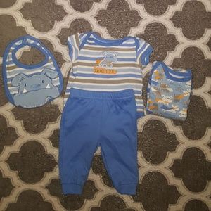 Baby boy lot of 4 Size 0-3 Months